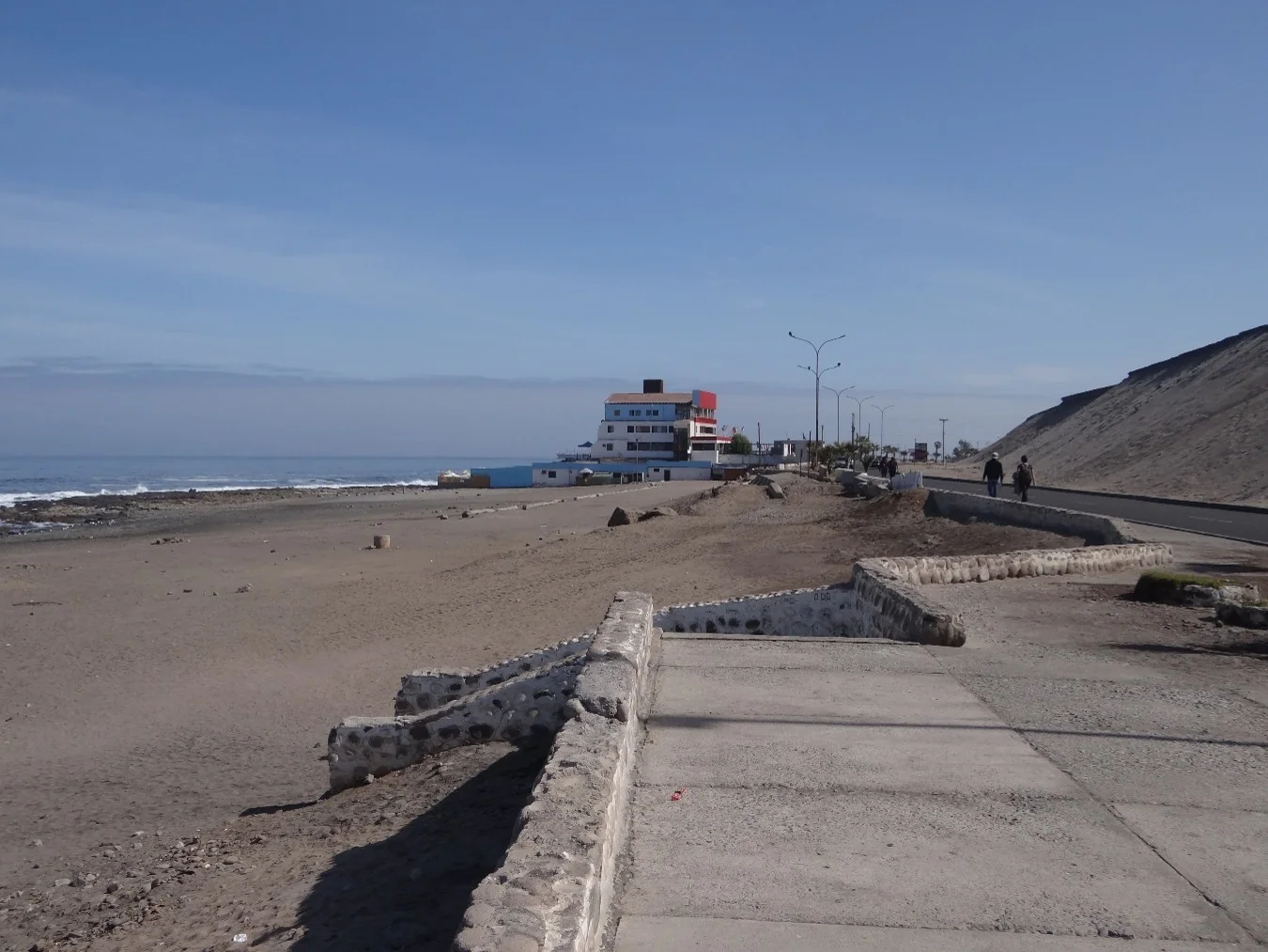 Sector de playa en el área de estudio del proyecto de desalinización de Arica.